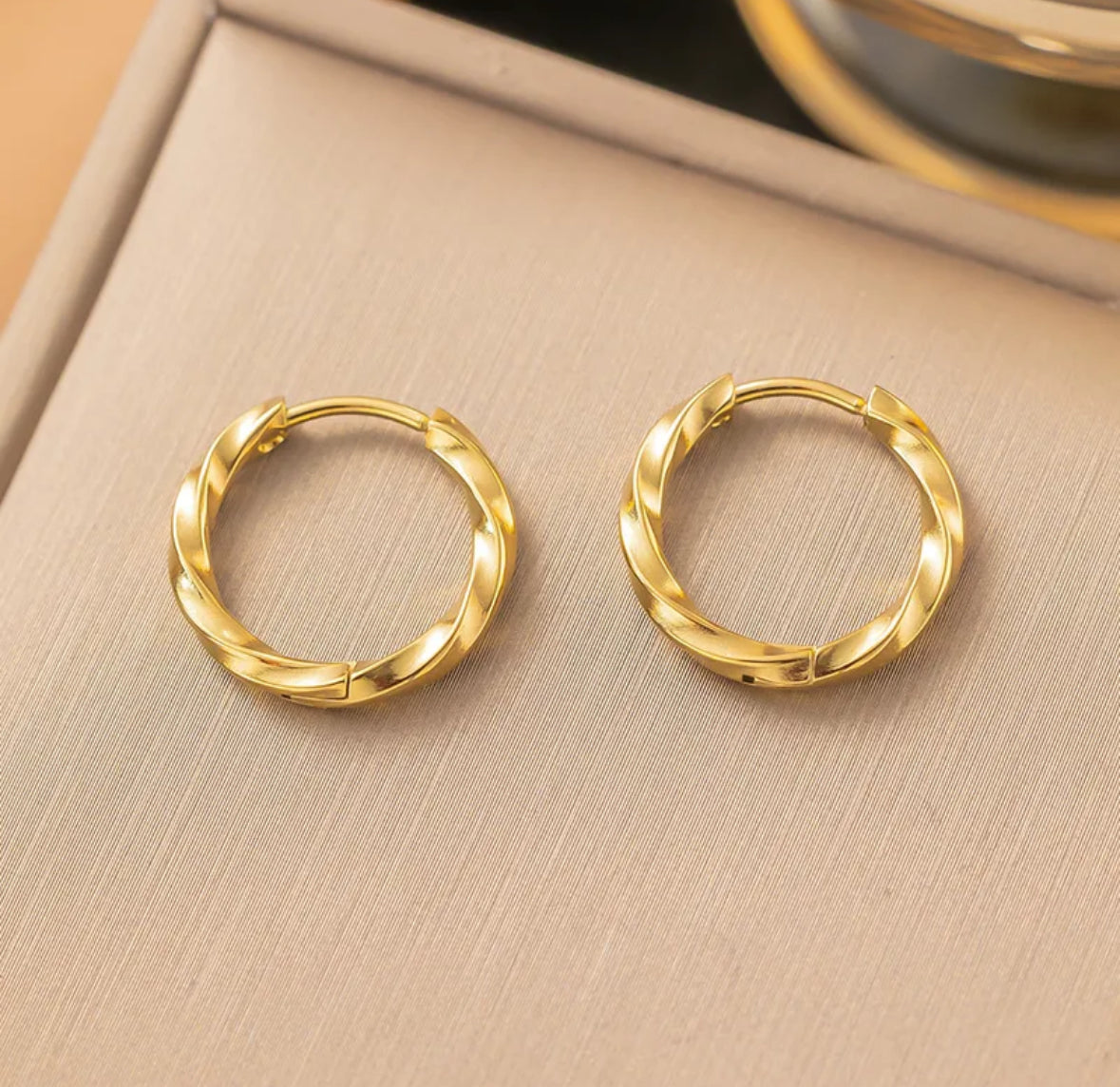 Torsio Aurea Hoops